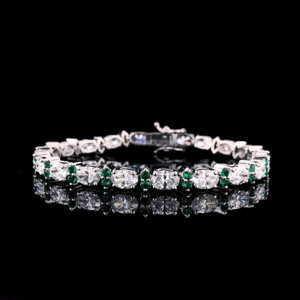 Oval and round diamond bracelet